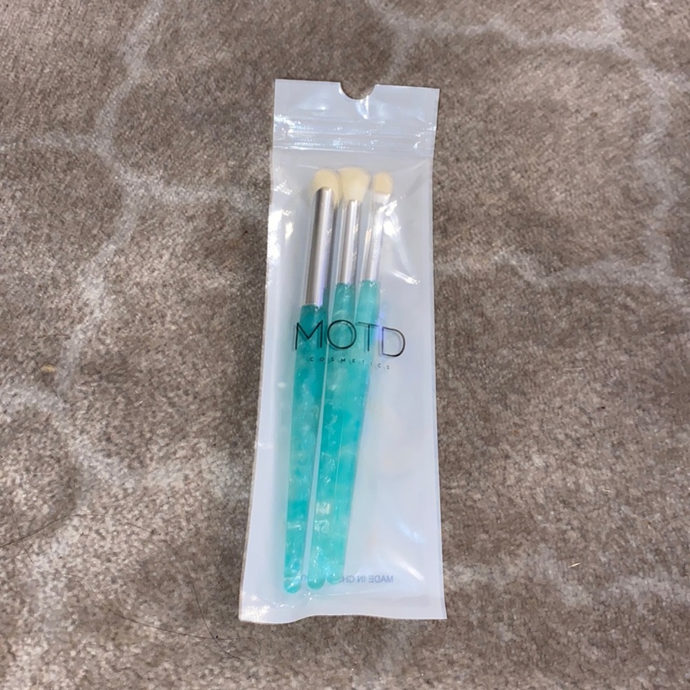 Makeup brushes… MOTD cosmetics!!